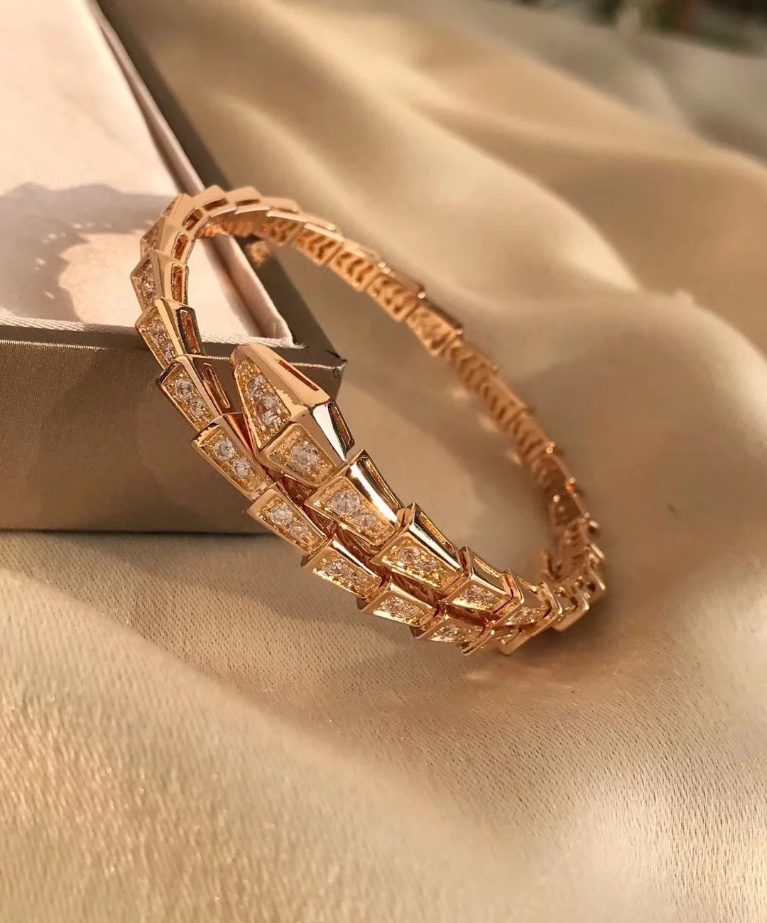 Bao Jia Snake Bone Elastic Bracelet Full Of Drilled Openings