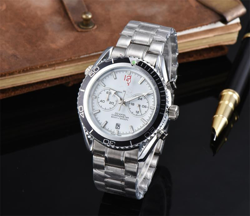 Foreign trade factory spot wholesale 5 needle quartz running stopwatch black casual men's European round watch