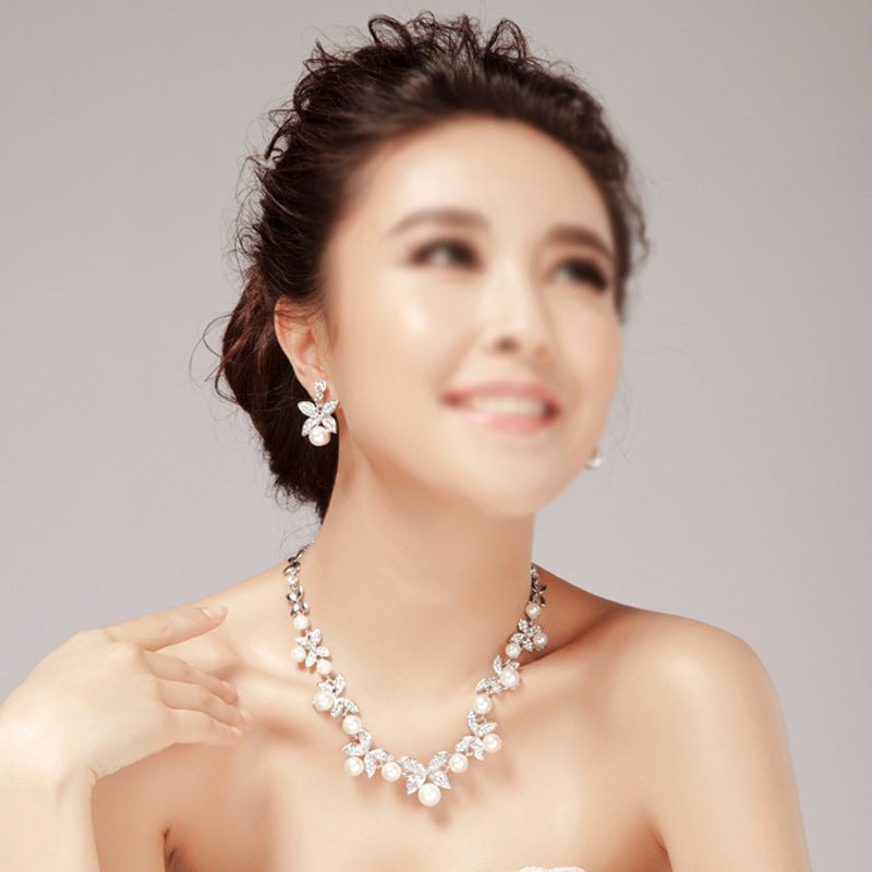 Bridal jewelry, European and American dress, accessories, Korean version of pearls, three sets necklace, wedding suite mixed batch