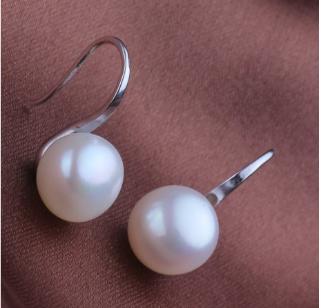 Freshwater pearl earrings