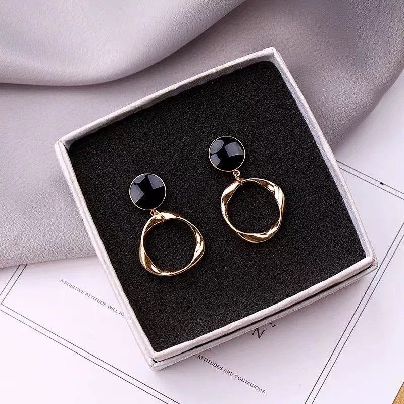 Round Small Circle White Fungus Ring Earrings