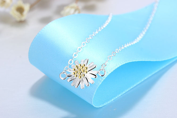 Small daisy anklet