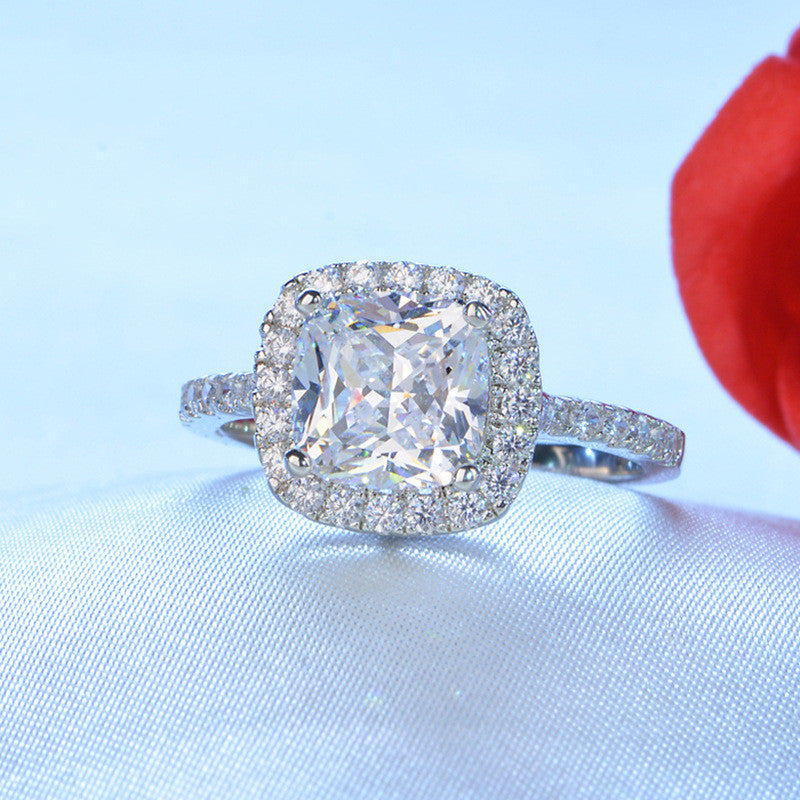 Ladies Moissanite 1 Carat Imitation Diamond Ring Luxury Round Diamond Princess Square Ring