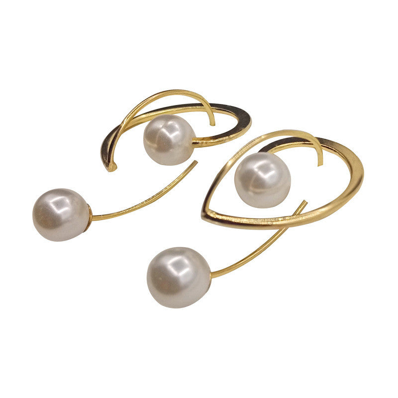 Metal pearl earrings