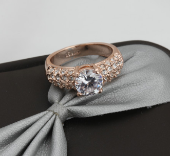 High-grade zircon rose gold engagement ring