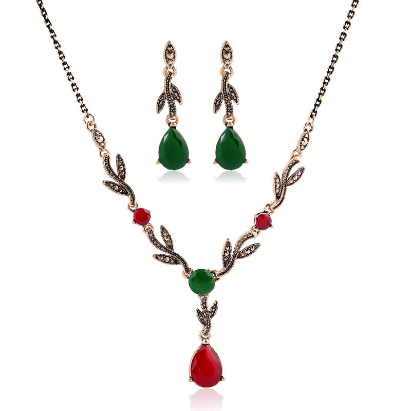 Leaf water drop resin gemstone pendant necklace