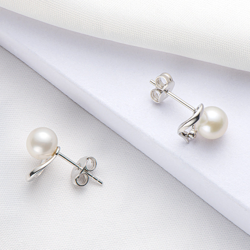 Retro White Drop-shaped Geometric Stud Earrings