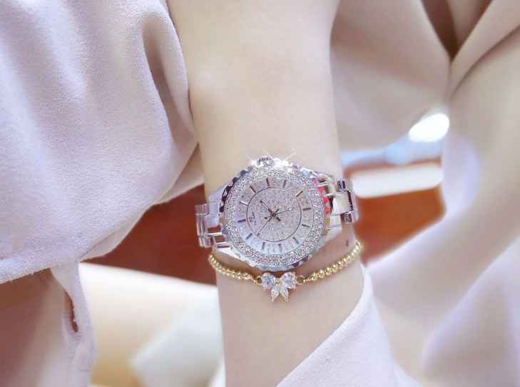 Watch factory direct foreign trade high-end linked list custom full diamond female watch