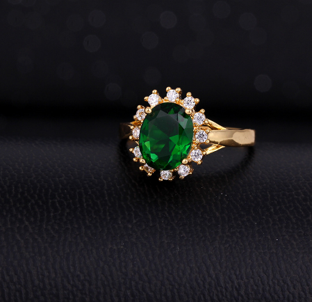 Engagement Ring Vintage emerald magazine star with the same section 18K simulation jewelry
