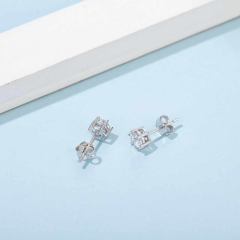 Six prong silver earrings set