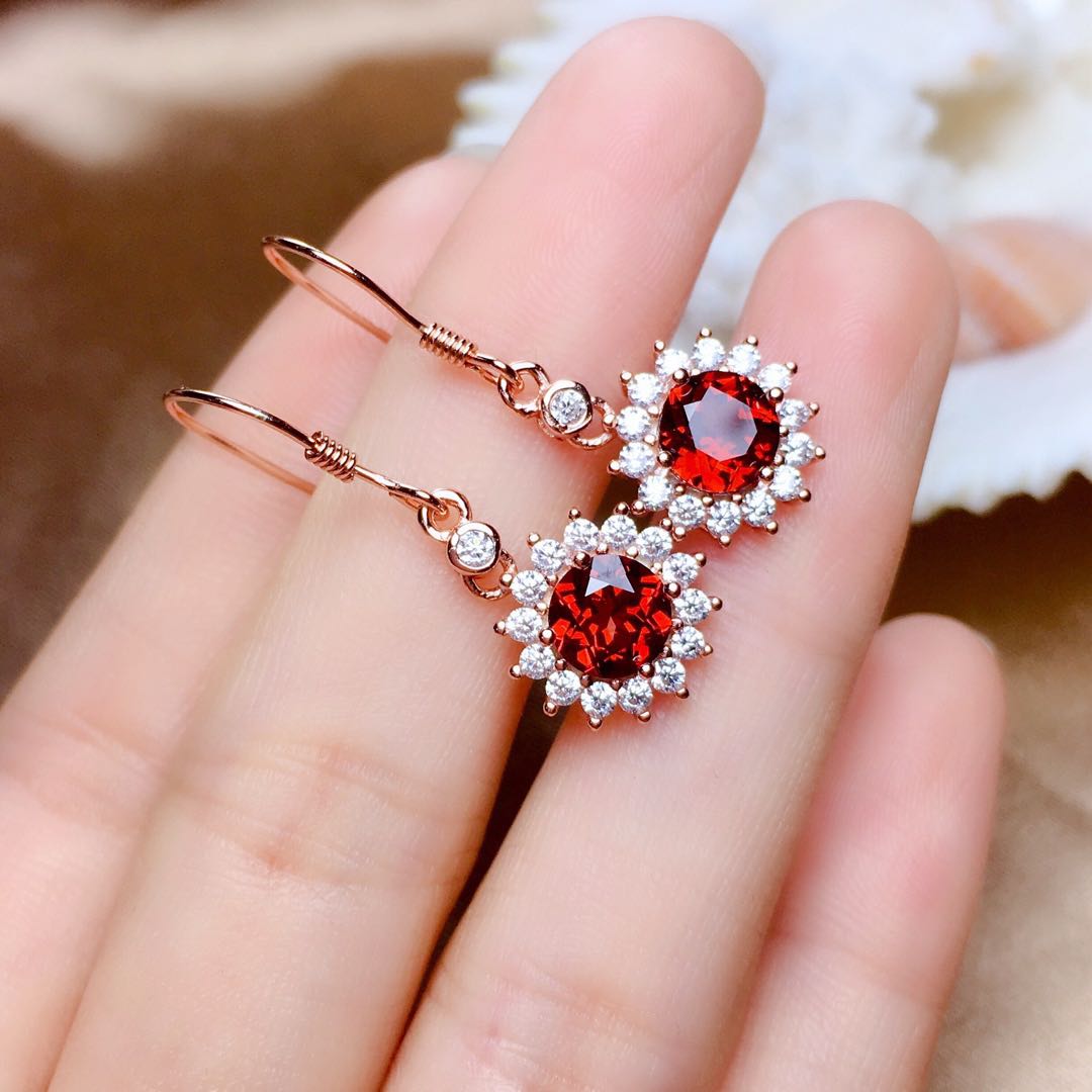 Crystal Clear Fire Color Good Garnet Earrings