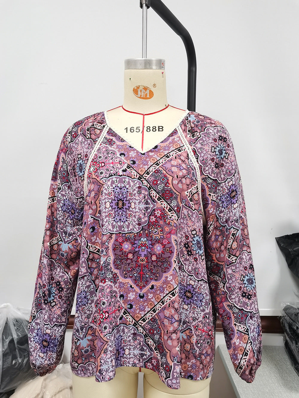 Loose Casual Lace V-neck Long-sleeved Printed Shirt