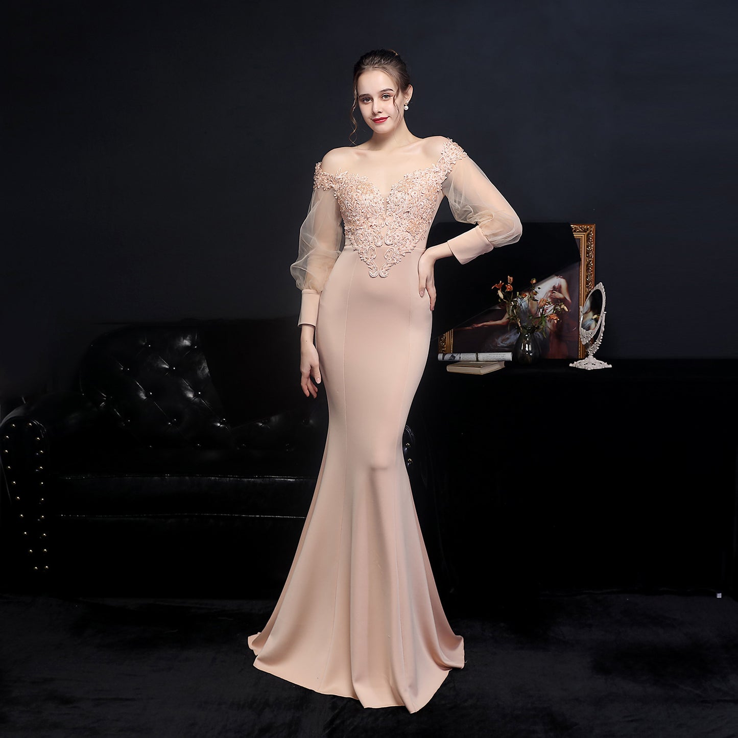 Full Craft Lace Hot Long-sleeved Evening Dress Tail Skirt