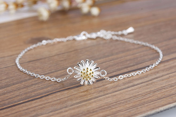 Small daisy anklet