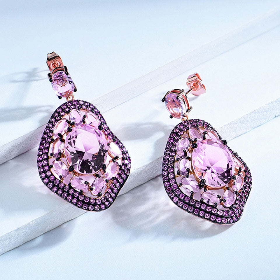 Atmospheric Long Diamond-studded Geometric Oval Earrings