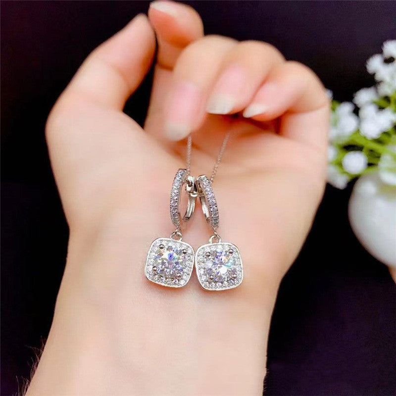 Women's Fashion Personality Moissanite Stud Earrings