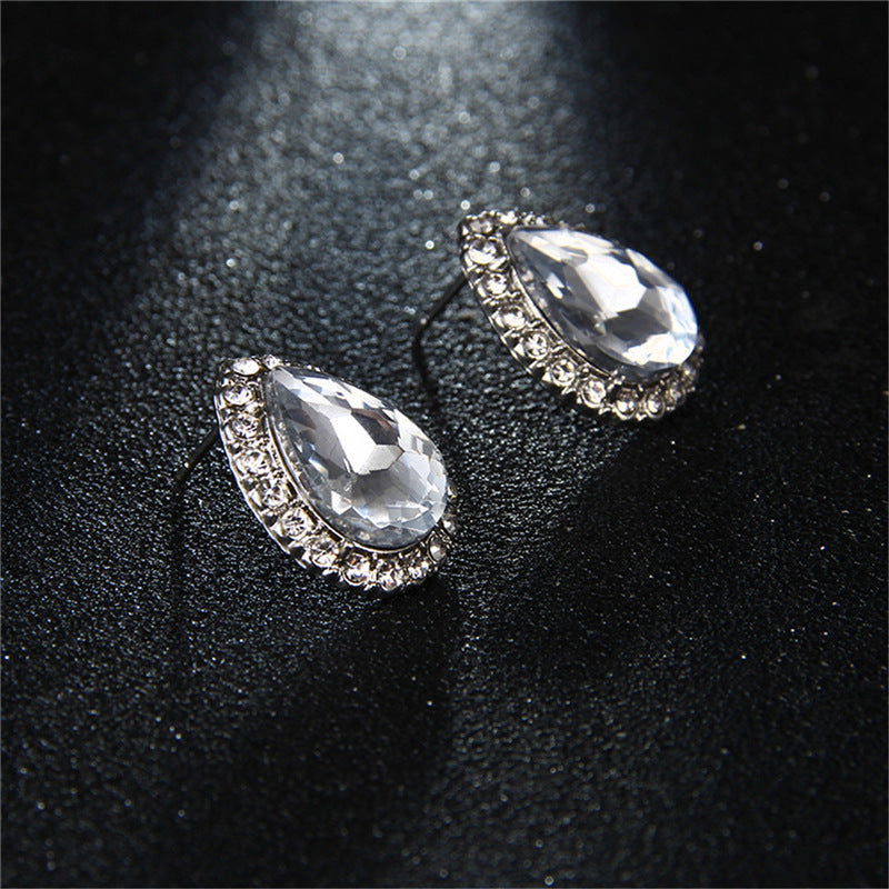 Ladies crystal drop earrings