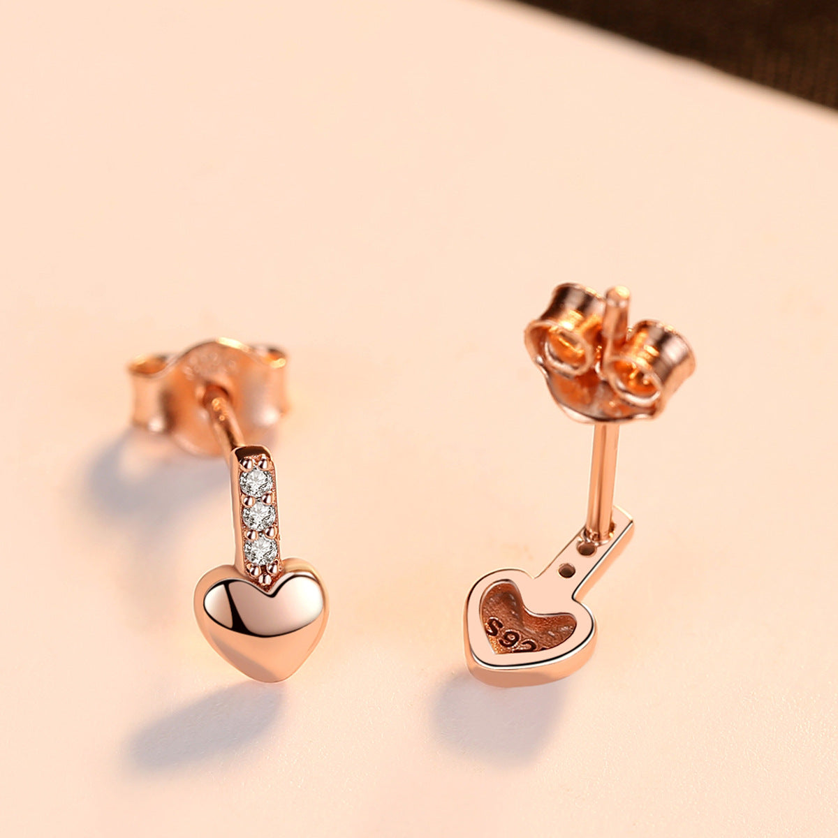 S925 Silver Hypoallergenic Glossy Heart-shaped Stud Earrings