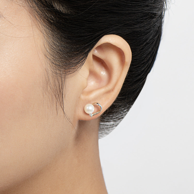 Retro White Drop-shaped Geometric Stud Earrings