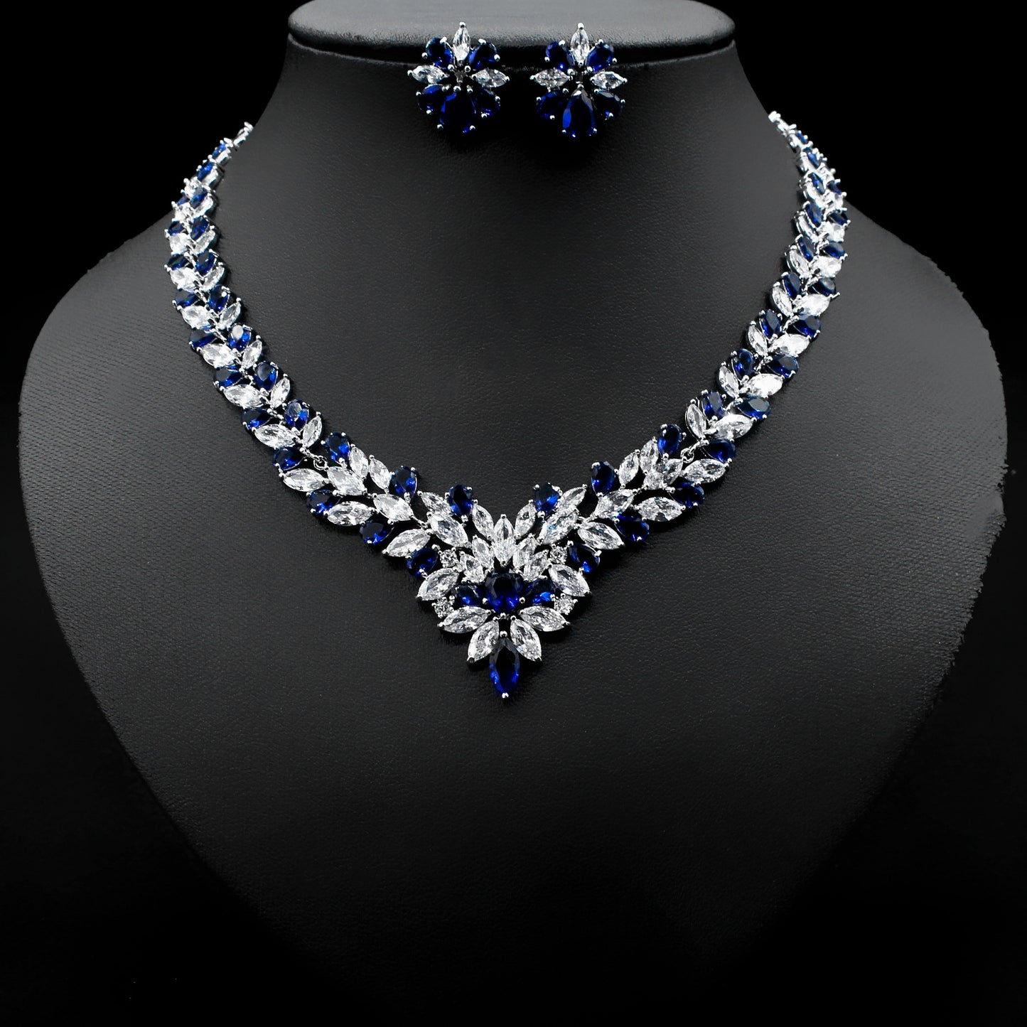 Fashion Ice Flower Earrings Zircon Necklace Set