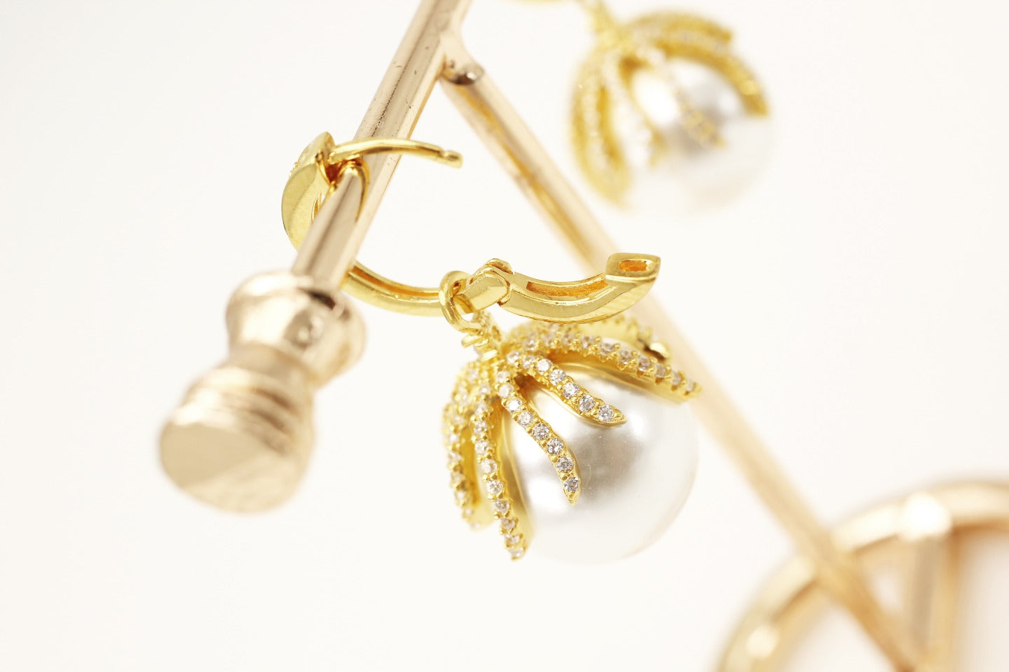 Silver Light Luxury 925 White Fritillaria Earrings