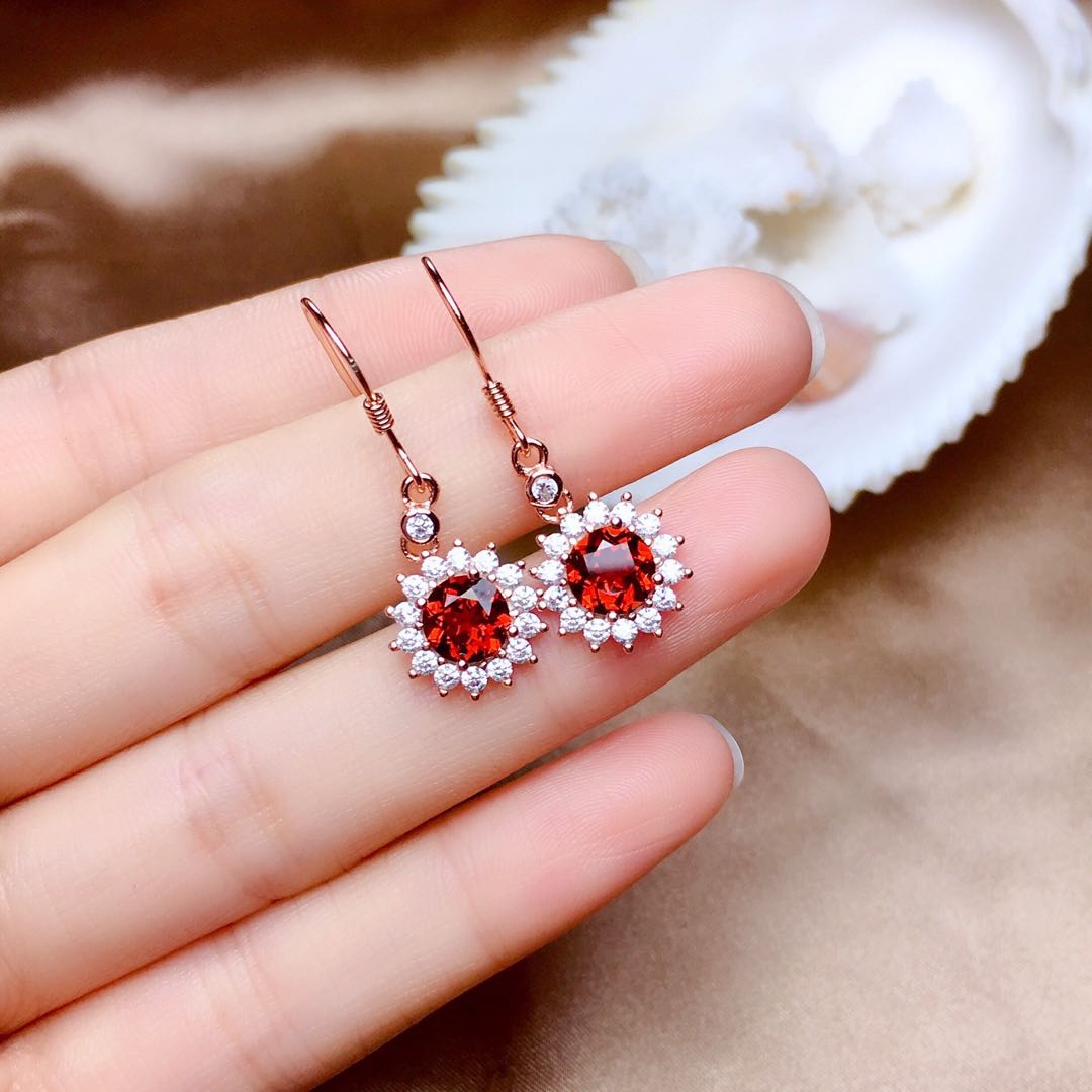 Crystal Clear Fire Color Good Garnet Earrings