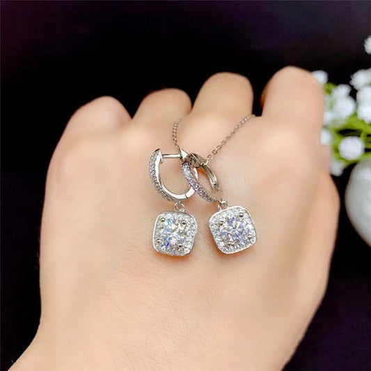 Women's Fashion Personality Moissanite Stud Earrings