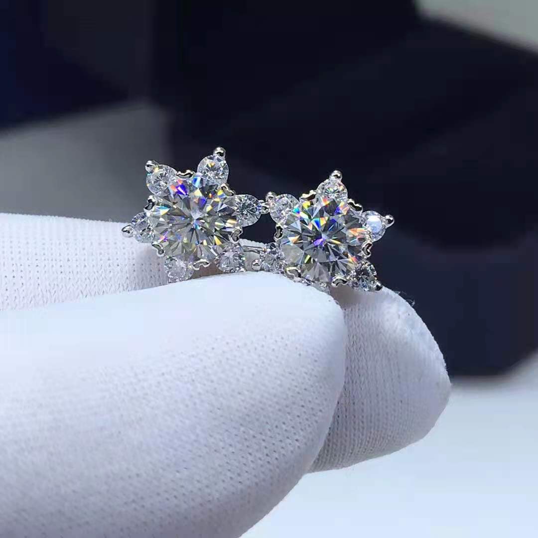 Authentic D-color Moissanite Star Earrings For Women