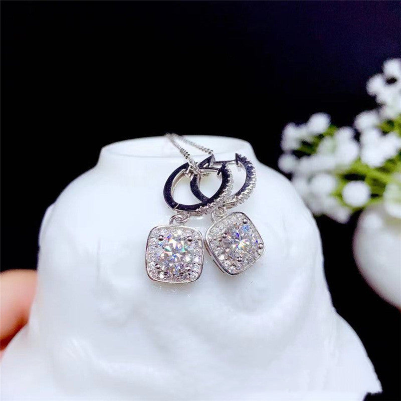 Women's Fashion Personality Moissanite Stud Earrings